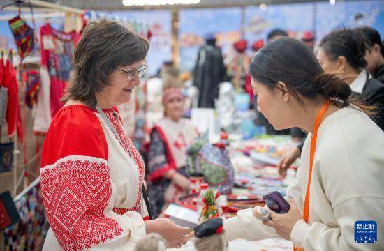 洲里：中俄蒙传统手艺交流热pg电子免费模拟器游戏满(图2)