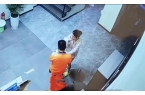 椒泡脚把自己泡进医院掐人中找邻居求救pg